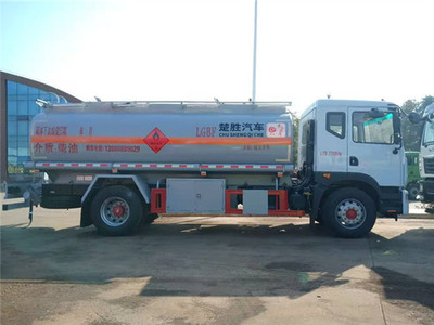 危險(xiǎn)品運(yùn)輸車(chē)、油罐車(chē)與加油車(chē) 職責(zé)、區(qū)別與安全規(guī)范