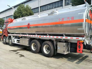 湖南岳陽(yáng)小型加油車(chē)報(bào)價(jià)解析 為何成為攪拌車(chē)用戶(hù)的實(shí)惠之選？