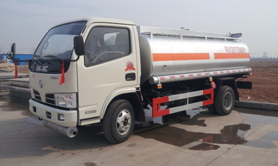 湖北龍晨特種汽車(chē)裝備銷(xiāo)售部 高效散裝粉物料運(yùn)輸解決方案